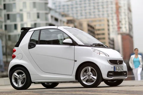 Smart fortwo cabrio Brabus 72kW 2012 view 6