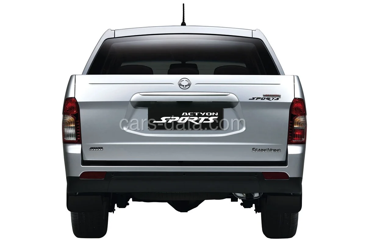 SsangYong Actyon Sports 2.0 Crystal 2WD 2012 front view