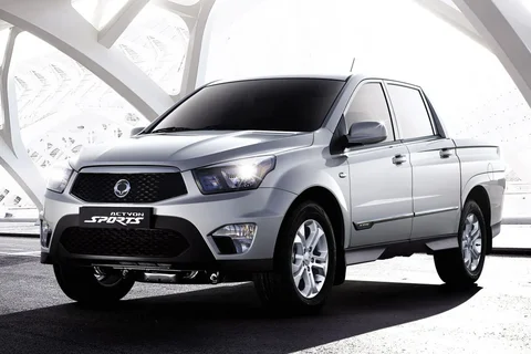 SsangYong Actyon Sports 2.0 Crystal 4WD 2016 view 5