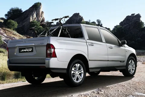 SsangYong Actyon Sports 2.0 Crystal 4WD 2016 view 4
