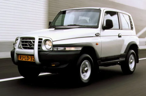 SsangYong Korando E 2.3 2002 view 3