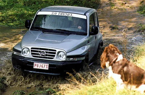 SsangYong Korando E 2.3 2002 view 5