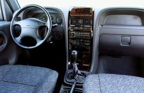 SsangYong Korando E 2.3 2002 view 6