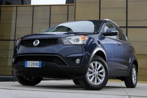 SsangYong Korando 2.0 Crystal 2WD 2015 view 8