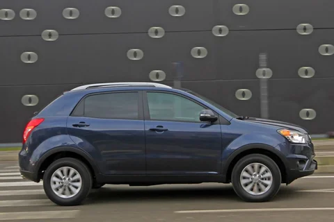 SsangYong Korando 2.0 Crystal 2WD 2015 view 12