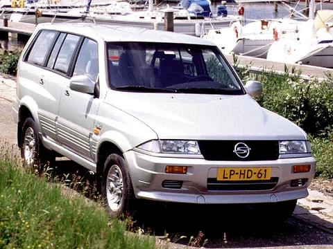 SsangYong Musso EX 3.2 1996 view 4