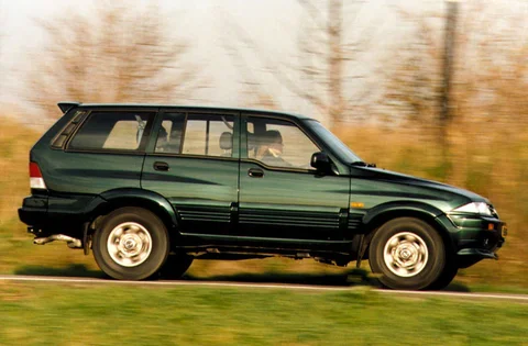 SsangYong Musso EX 3.2 1996 view 3