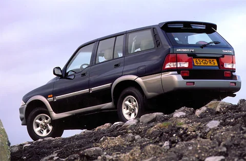 SsangYong Musso E 2.3 1998 view 4