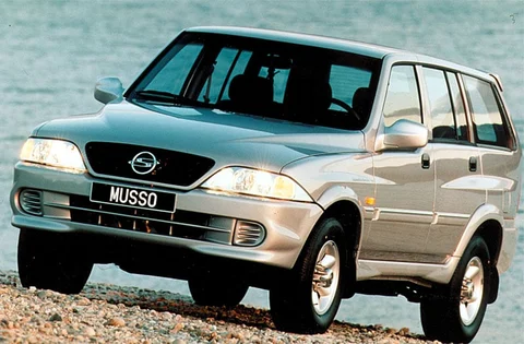 SsangYong Musso E 2.3 1998 view 3