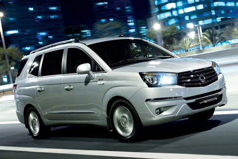 SsangYong Rodius 2.0D 4WD Quartz 2016 view 2