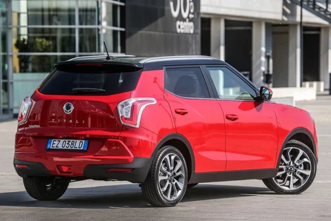 SsangYong Tivoli 1.6 e-XDi Quartz 4WD 2016 view 8