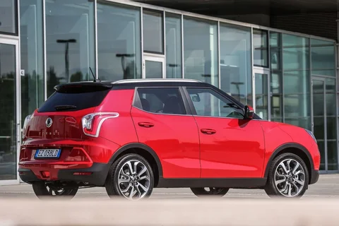 SsangYong Tivoli 1.6 e-XDi Quartz 4WD 2016 view 9