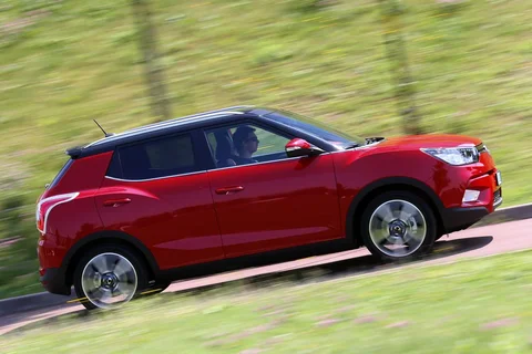SsangYong Tivoli 1.6 e-XDi Quartz 4WD 2016 view 11