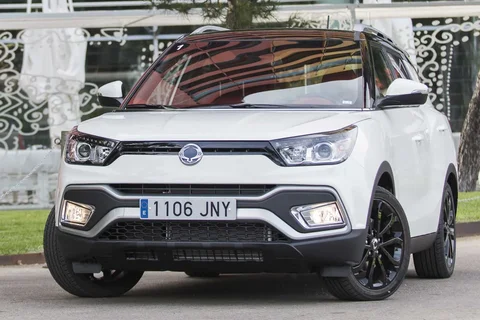 SsangYong XLV 1.6 Crystal 2WD 2016 view 4