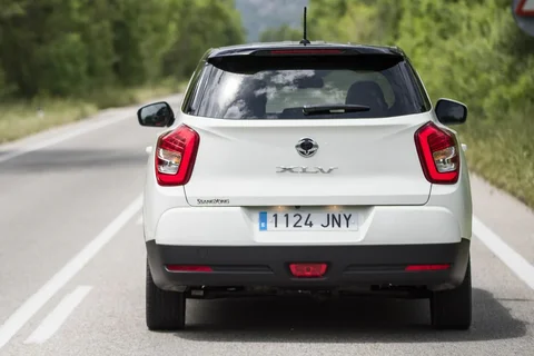 SsangYong XLV 1.6 Crystal 2WD 2016 view 5