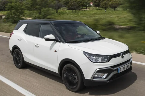 SsangYong XLV 1.6 Crystal 2WD 2016 view 7