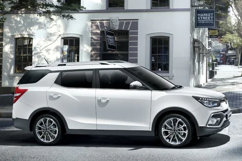 SsangYong XLV 1.6 Crystal 2WD 2016 view 11