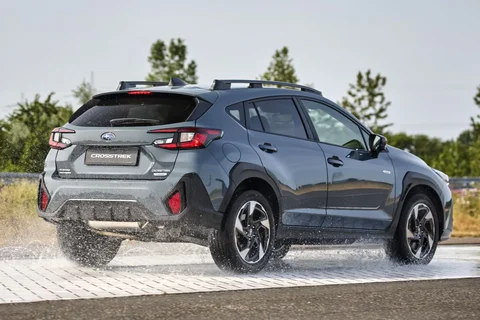 Subaru Crosstrek 2.0i Premium 2024 view 3