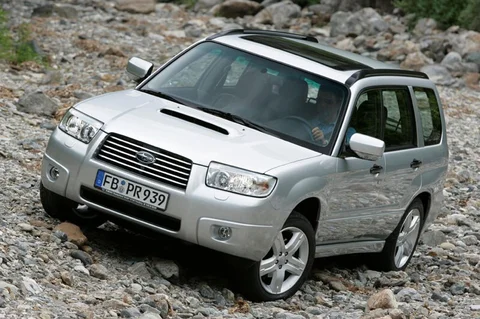 Subaru Forester 2.5 XT AWD Executive 2005 view 5