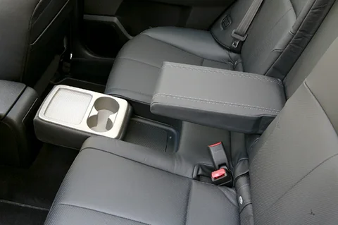 Subaru Forester 2.0 Black & White 2012 view 7