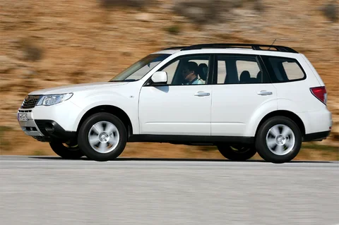 Subaru Forester 2.0 Black & White 2012 view 10