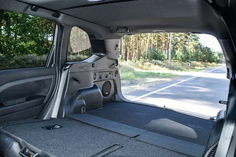 Subaru Forester 2.0i e-BOXER Luxury 2025 view 10