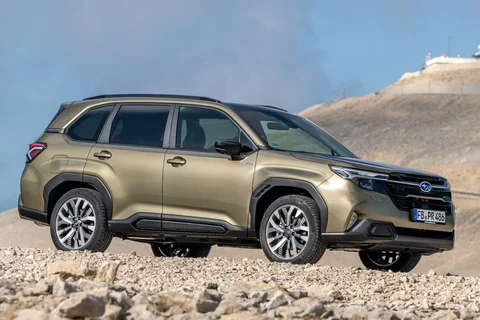 Subaru Forester 2.0i e-BOXER Luxury 2025 view 12