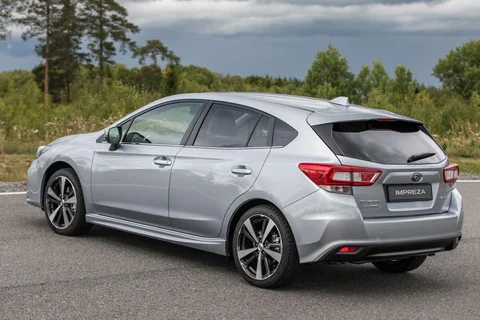 Subaru Impreza 1.6i Luxury 2019 view 5