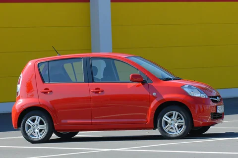 Subaru Justy 1.0 Comfort 2007 view 2