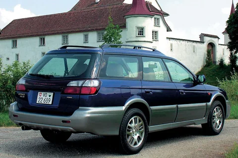 Subaru Legacy Outback 2.5 AWD 2002 view 2