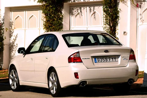 Subaru Legacy 2.0D Executive 2009 view 3