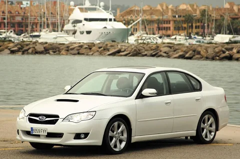 Subaru Legacy 2.0D Executive 2009 view 9