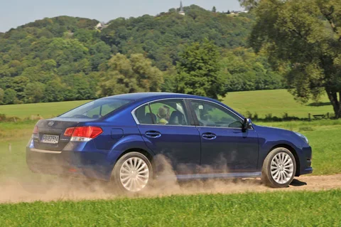 Subaru Legacy 2.0D Executive 2009 view 10