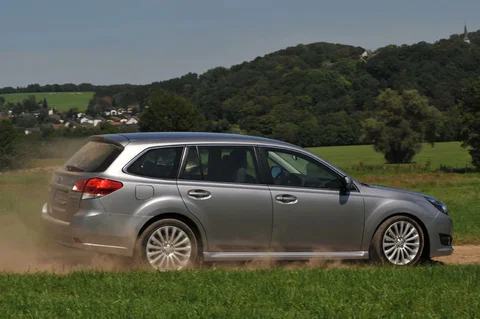 Subaru Legacy Touring Wagon 2.0D Executive 2009 view 9