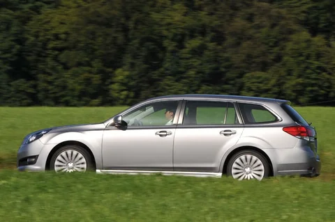 Subaru Legacy Touring Wagon 2.0D Executive 2009 view 12