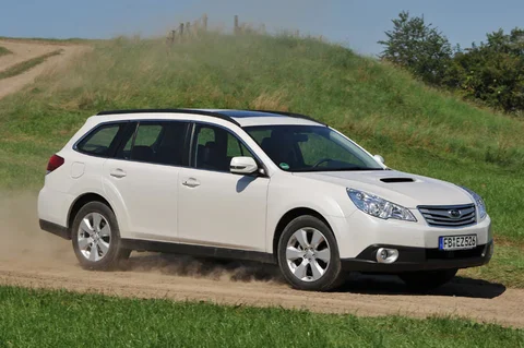 Subaru Outback 2.5i Luxury 2009 view 3