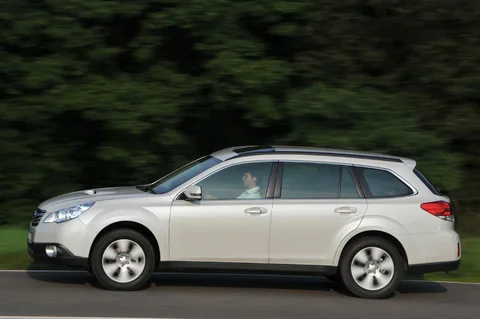 Subaru Outback 2.5i Luxury 2009 view 4