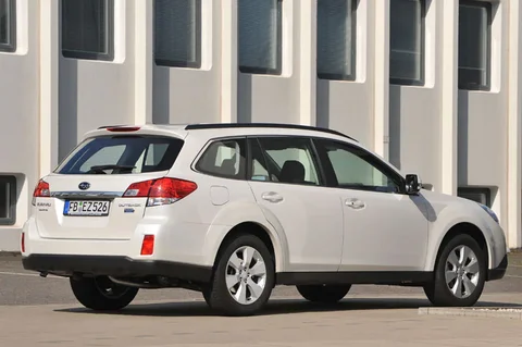 Subaru Outback 2.5i Luxury 2009 view 5
