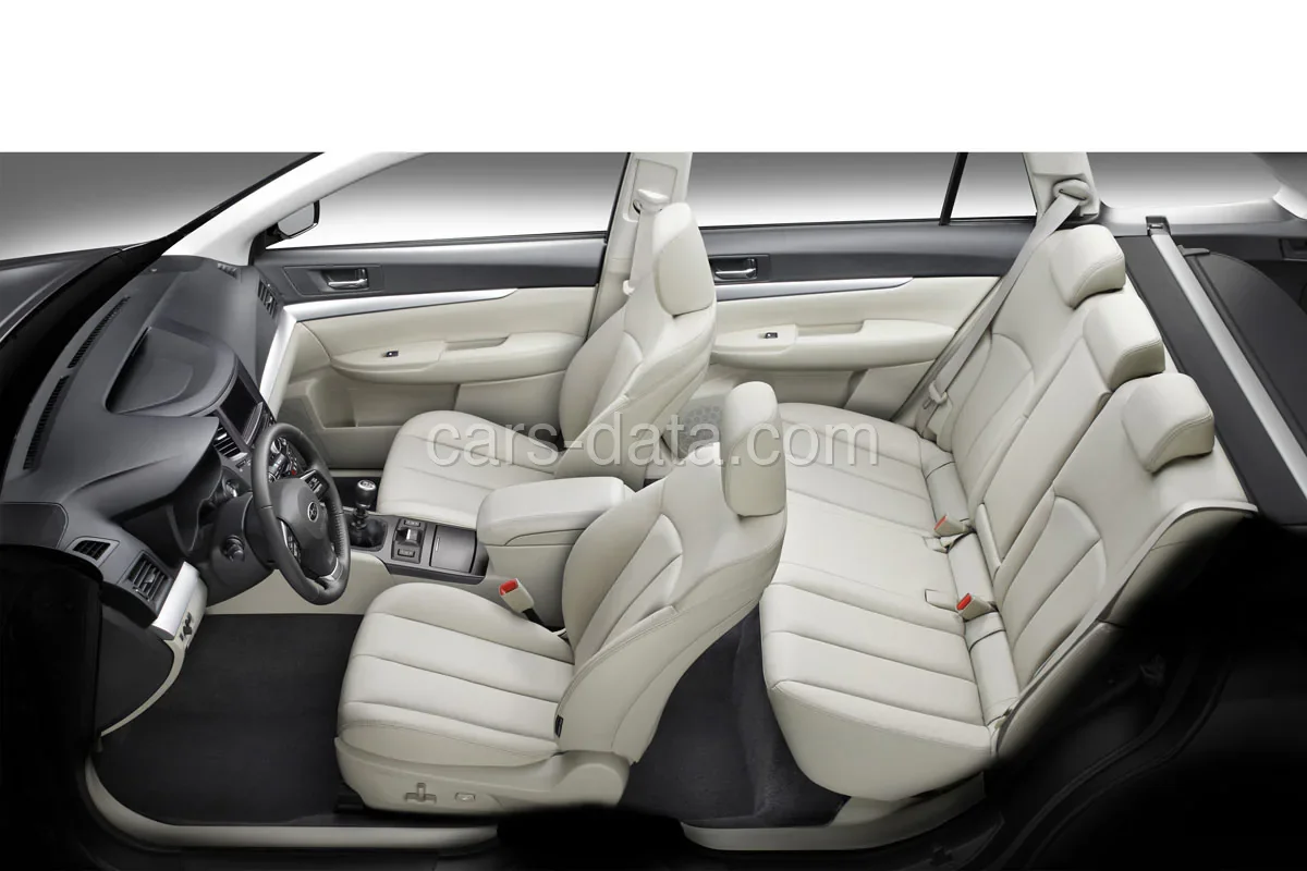 Subaru Outback 2.0D Luxury 2013 front view