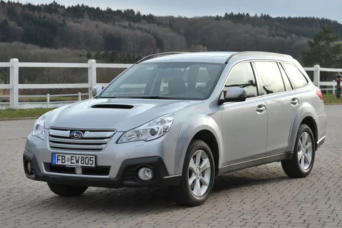 Subaru Outback 2.0D Luxury 2013 view 3