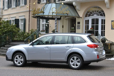 Subaru Outback 2.0D Luxury 2013 view 5