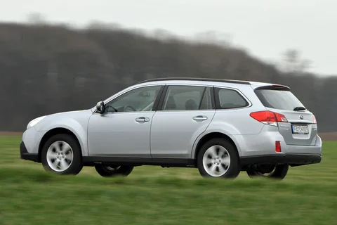 Subaru Outback 2.0D Luxury 2013 view 6