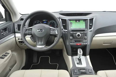 Subaru Outback 2.0D Luxury 2013 view 9