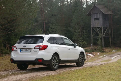 Subaru Outback 2.5i Comfort 2015 view 2