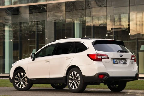 Subaru Outback 2.5i Comfort 2015 view 4