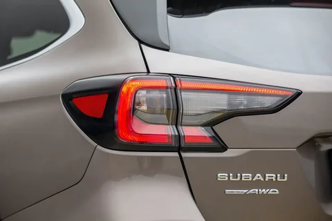Subaru Outback 2.5i Geyser Blue Edition 2024 view 6