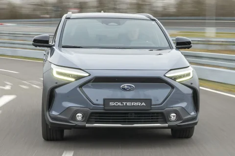 Subaru Solterra Two-Tone Package 2022 view 4