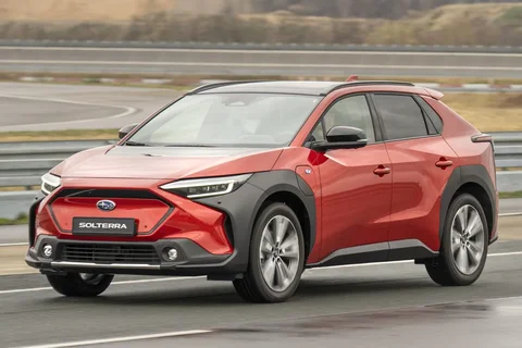Subaru Solterra Two-Tone Package 2022 view 5