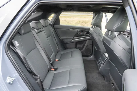 Subaru Solterra Two-Tone Package 2022 view 9