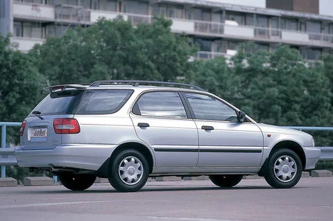Suzuki Baleno Wagon 1.8 Ultimate 1997 view 2